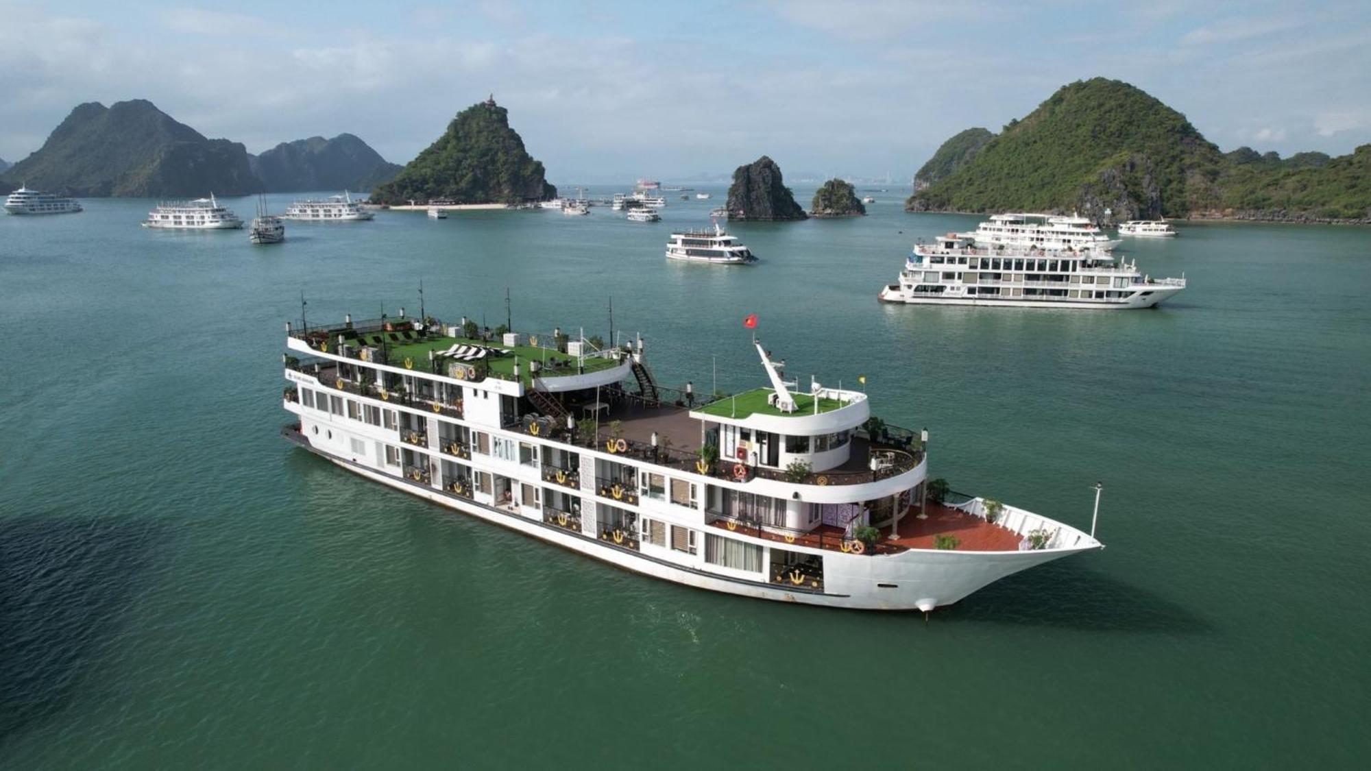Halong Aquamarine Royal Cruise Hotel Hạ Long Ngoại thất bức ảnh